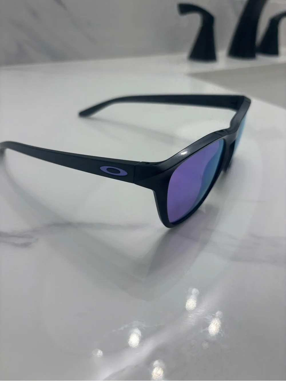Oakley men sunglasses